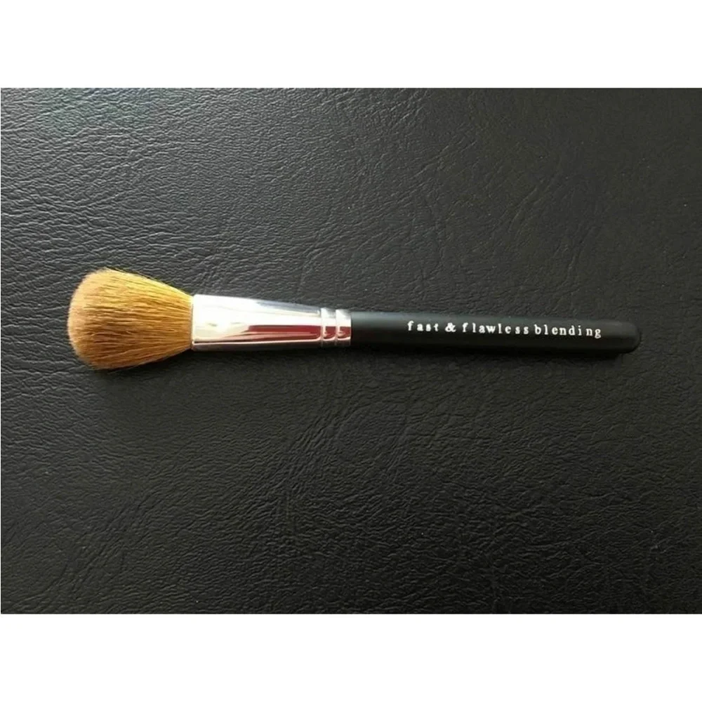 Bare Escentuals Fast & Flawless Blending Brush - Brand New.
